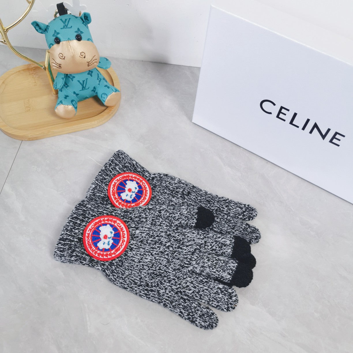 CANADA GOOSE HAND GLOVES
