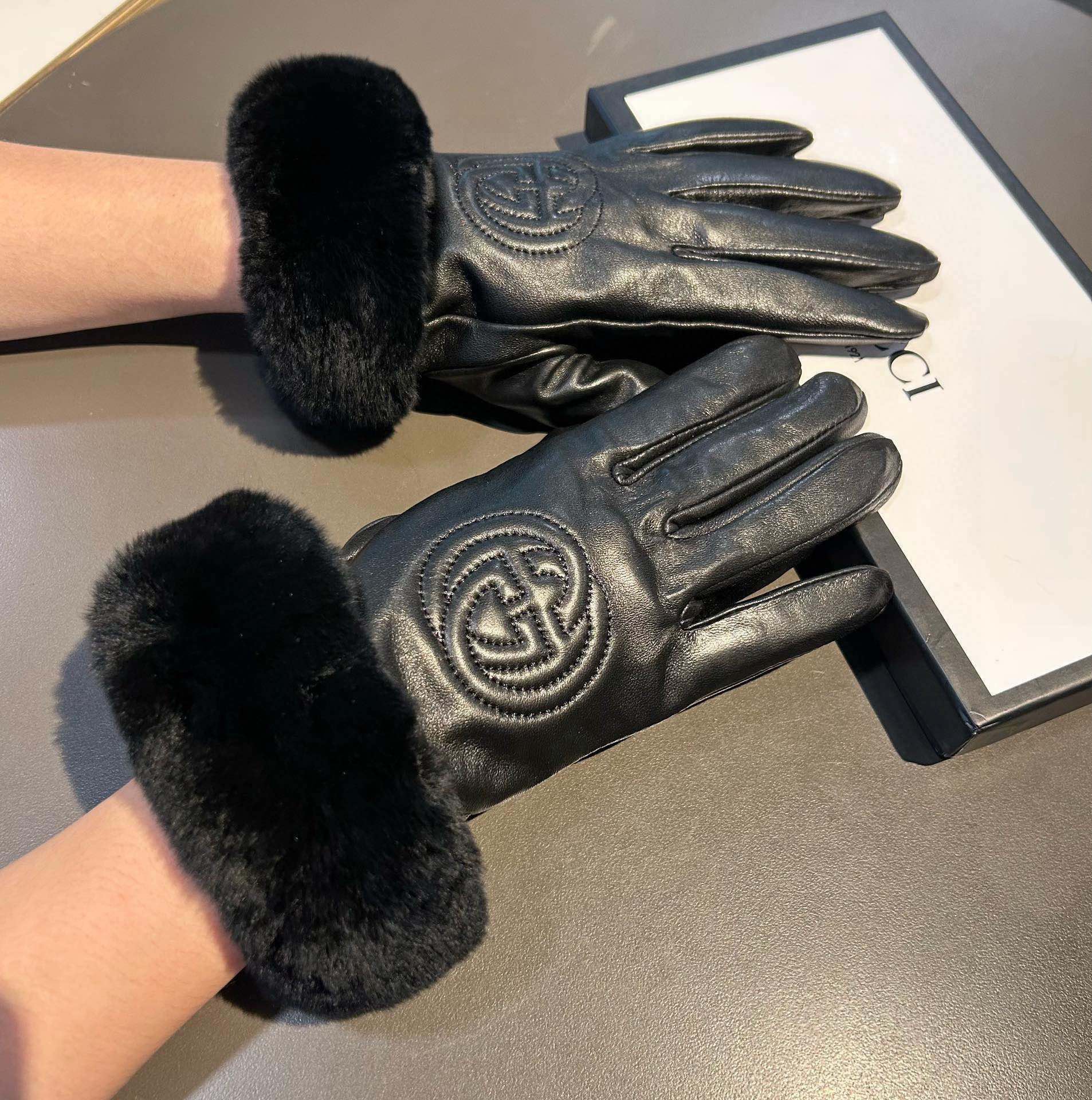 GG HAND GLOVES