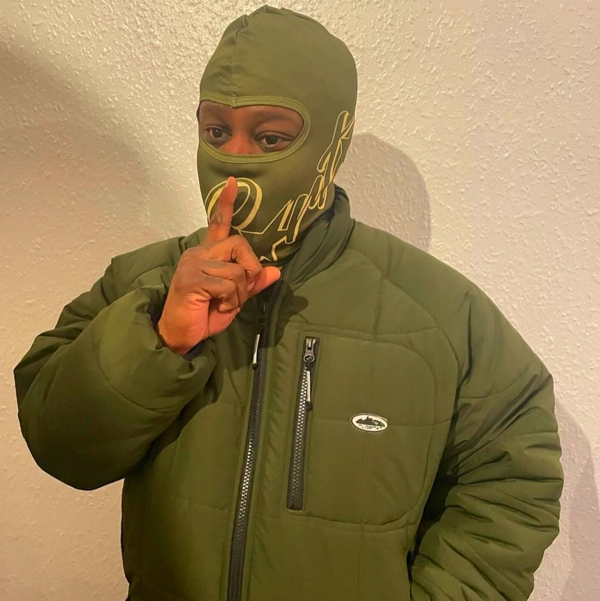 CORTEIZ ZIP UP HOODIE
