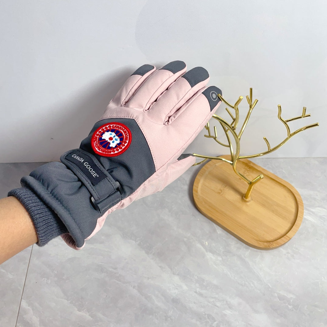 CANADA GOOSE WARM HAND GLOVES
