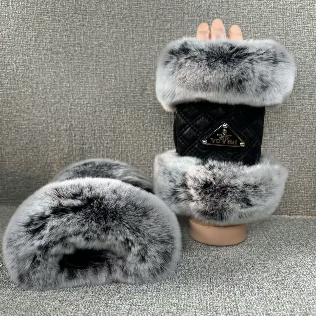 PRADA HAND GLOVES