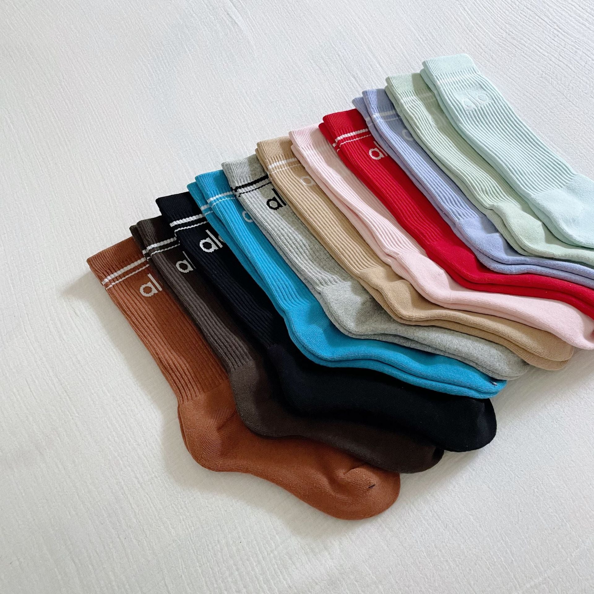 ALO LONG ANKLE SOCKS