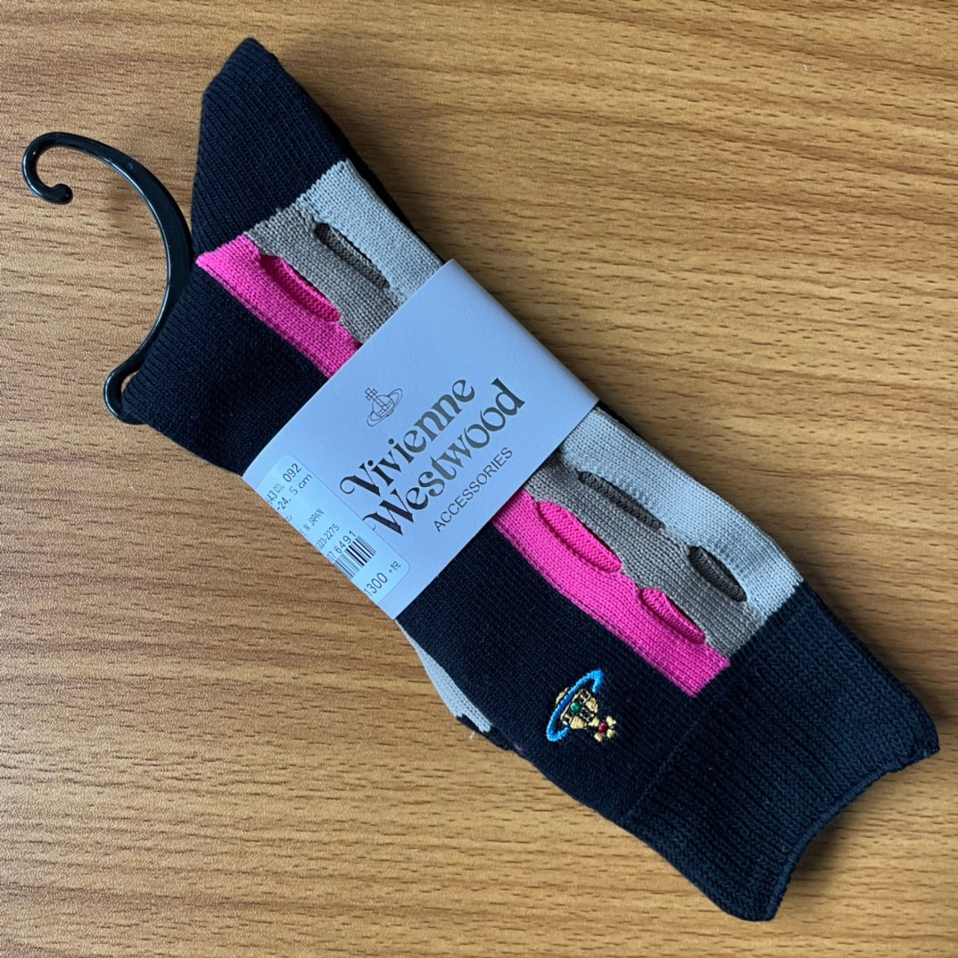 VIVIENNE WESTWOOD 4 PAIR SOCKS SET.