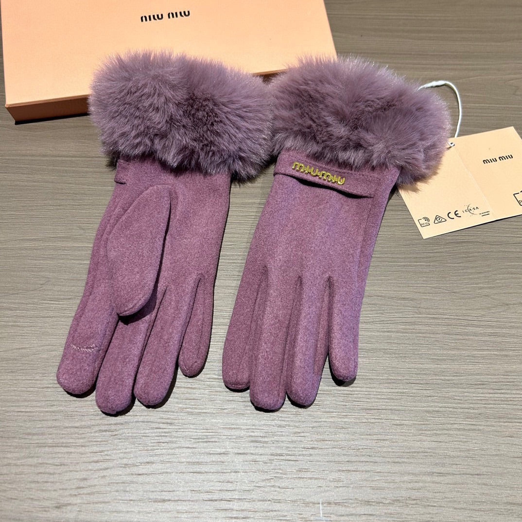 MIU MIU HAND GLOVES