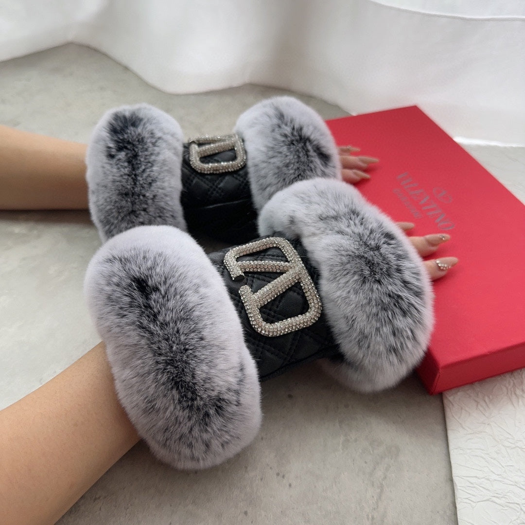 VALENTINO HAND GLOVES