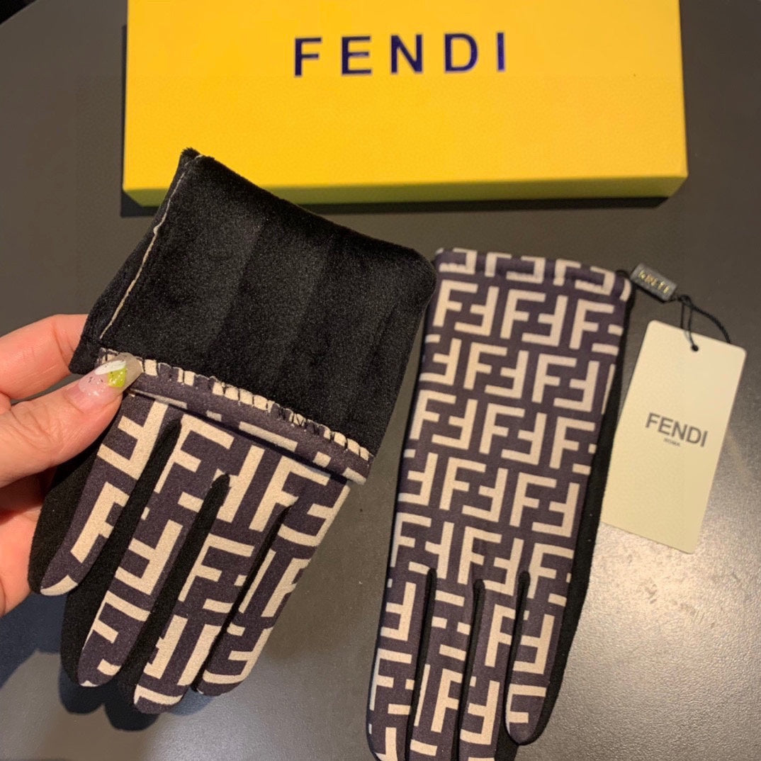 FENDI HAND GLOVES