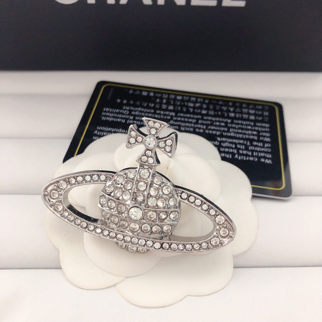 VIVIENNE WESTWOOD BROOCH