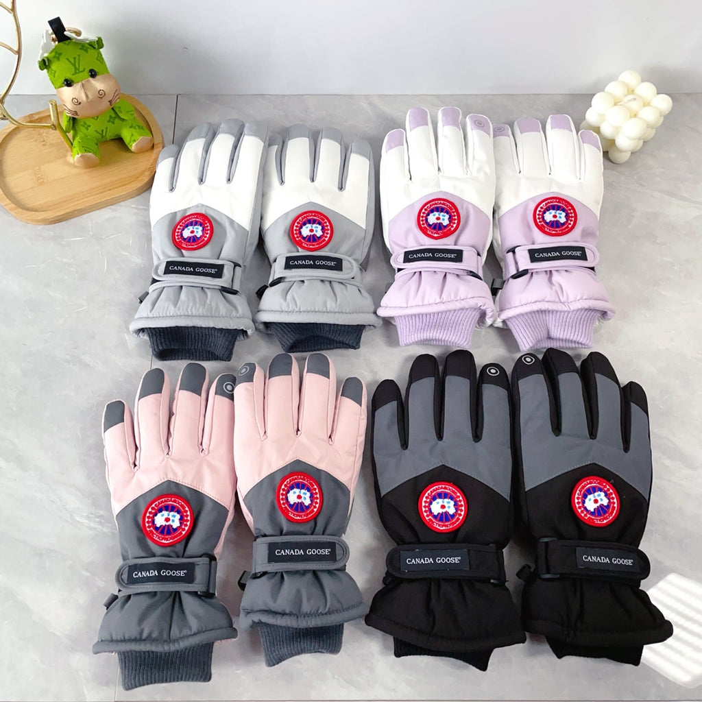 CANADA GOOSE WARM HAND GLOVES