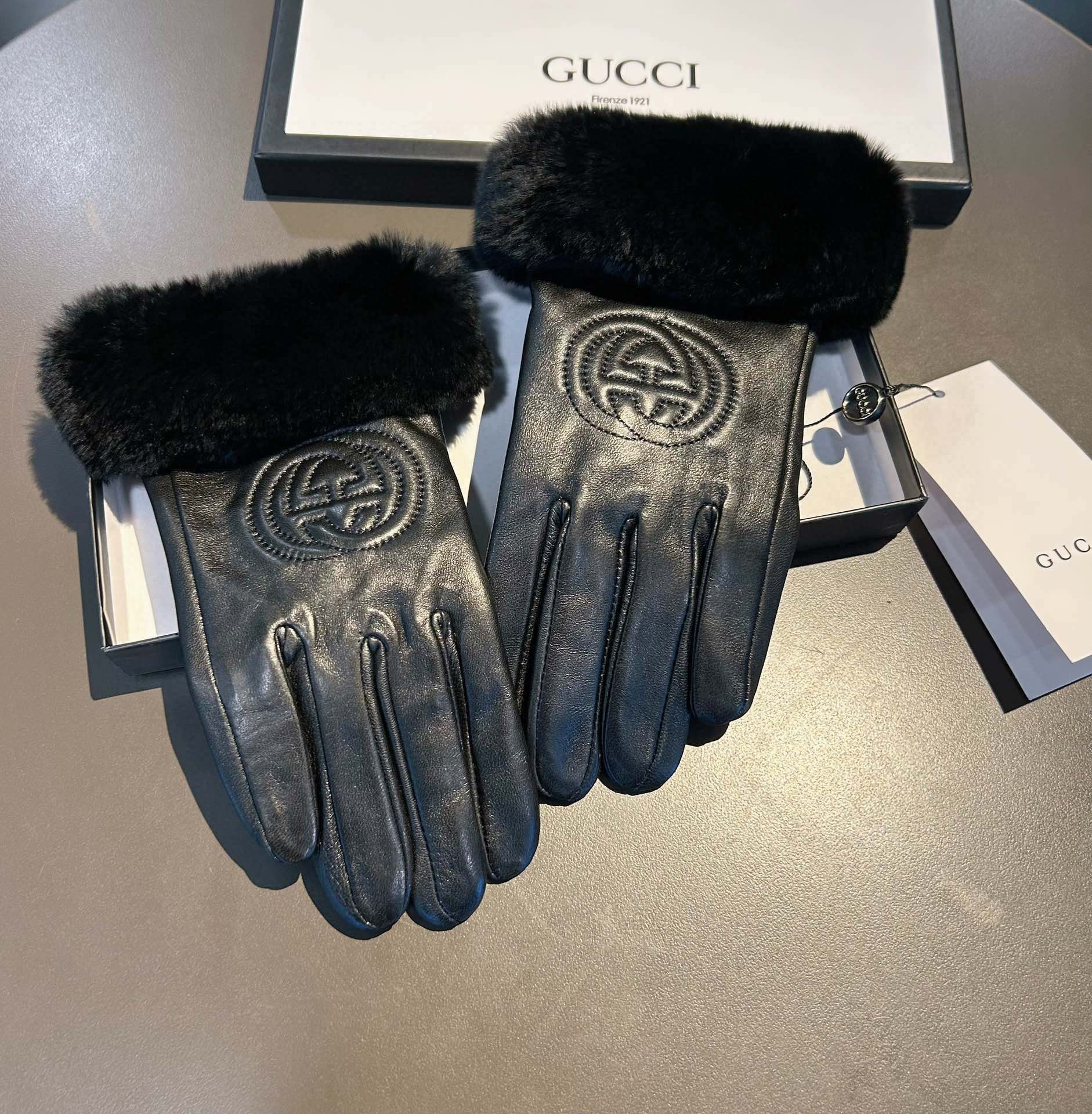 GG HAND GLOVES
