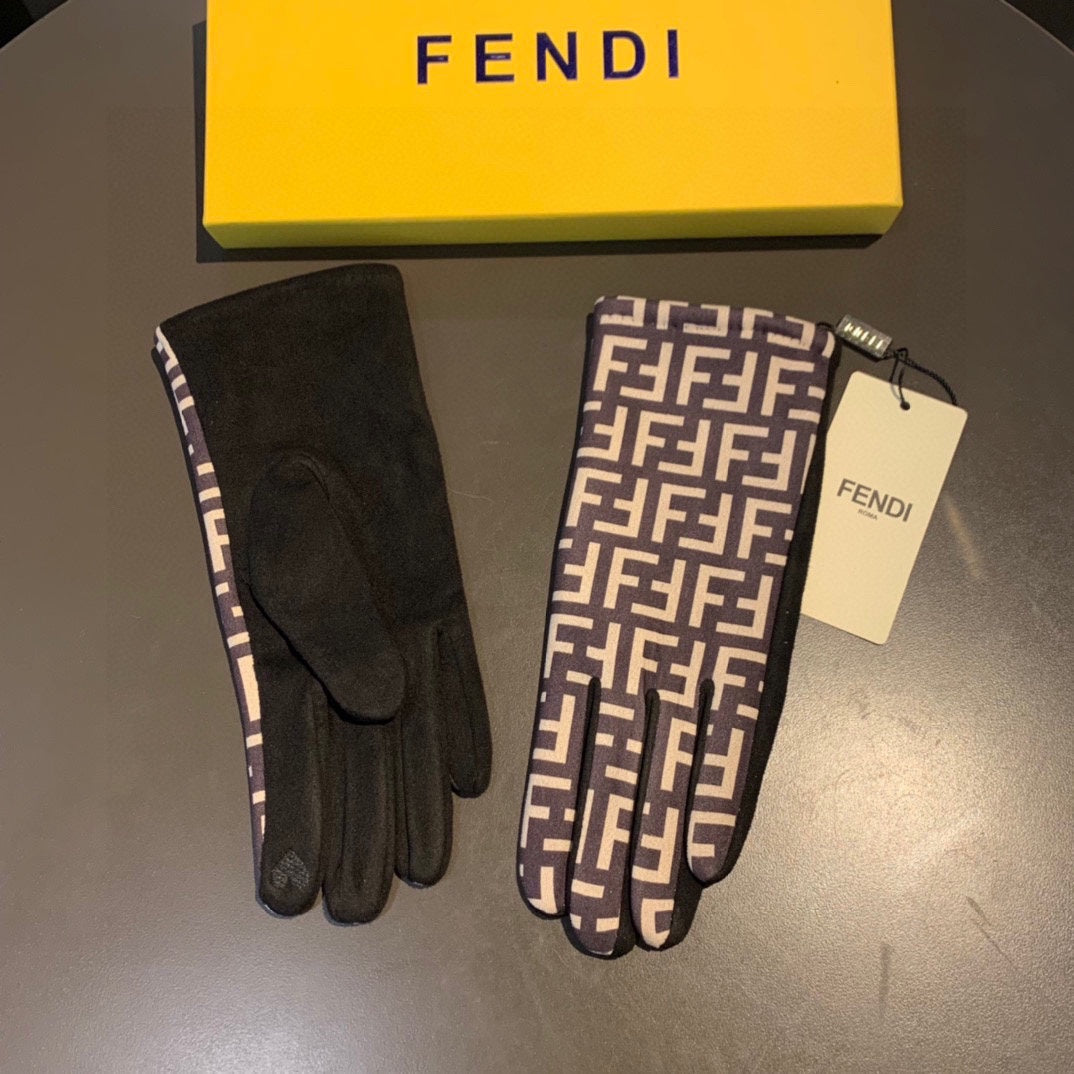 FENDI HAND GLOVES
