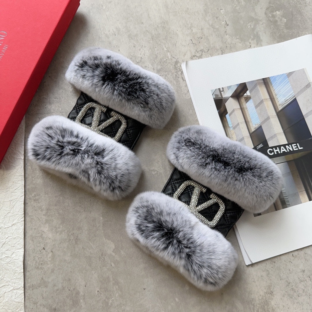 VALENTINO HAND GLOVES