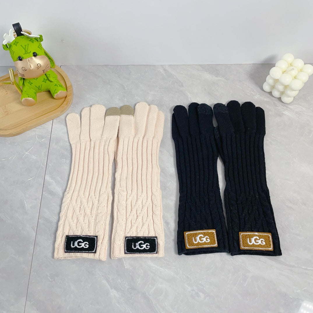 UGG LONG SLEEVED HAND GLOVES