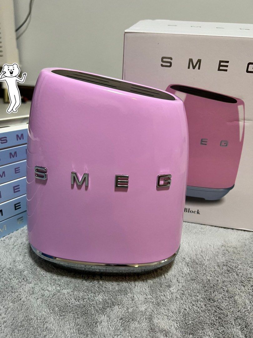SMEG CREAM STAINLESS STEEL KNIFE BLOCK SET.