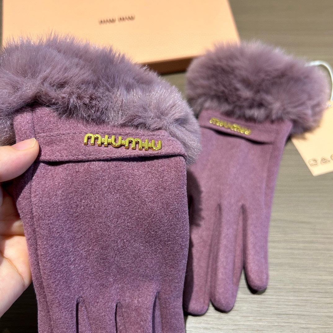 MIU MIU HAND GLOVES