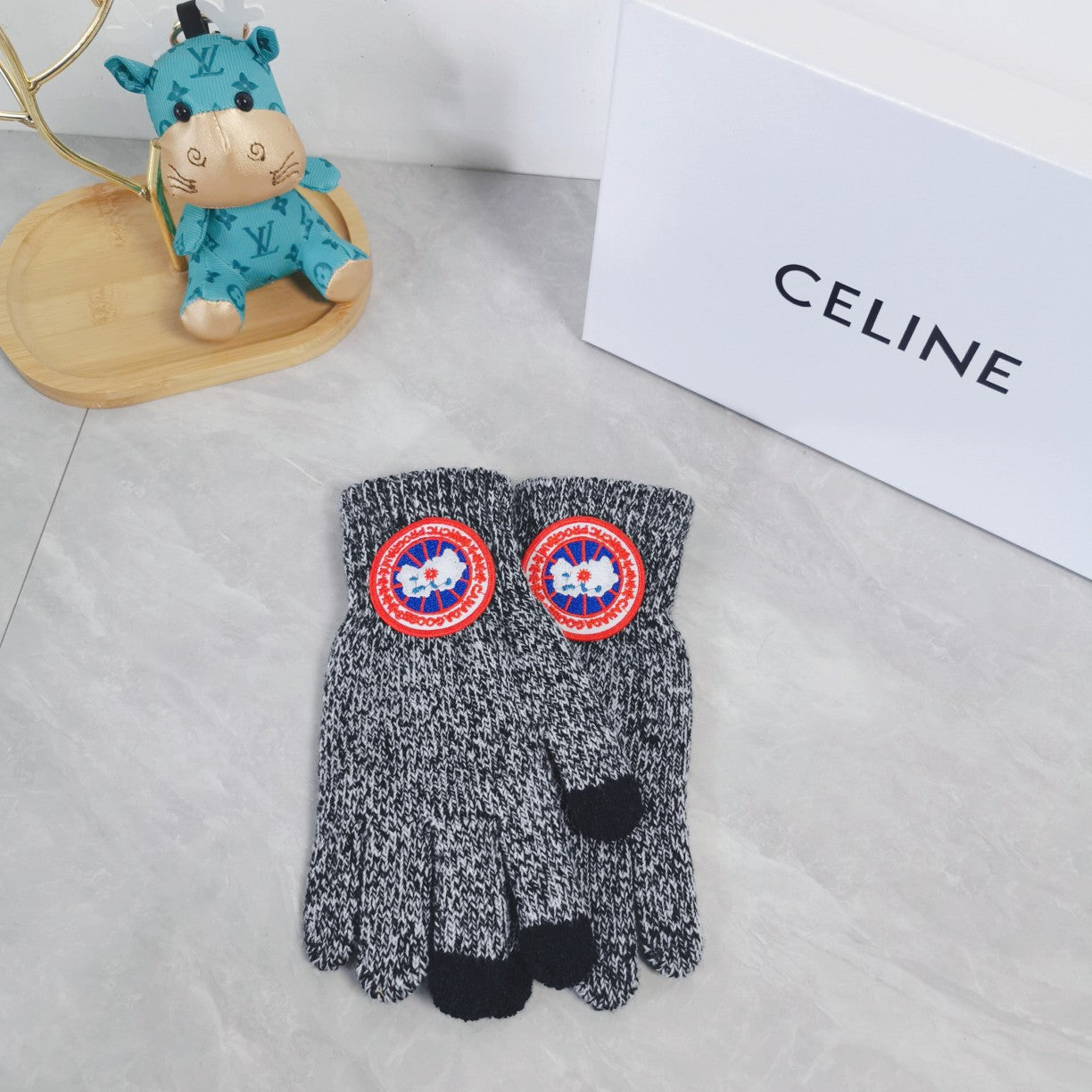 CANADA GOOSE HAND GLOVES