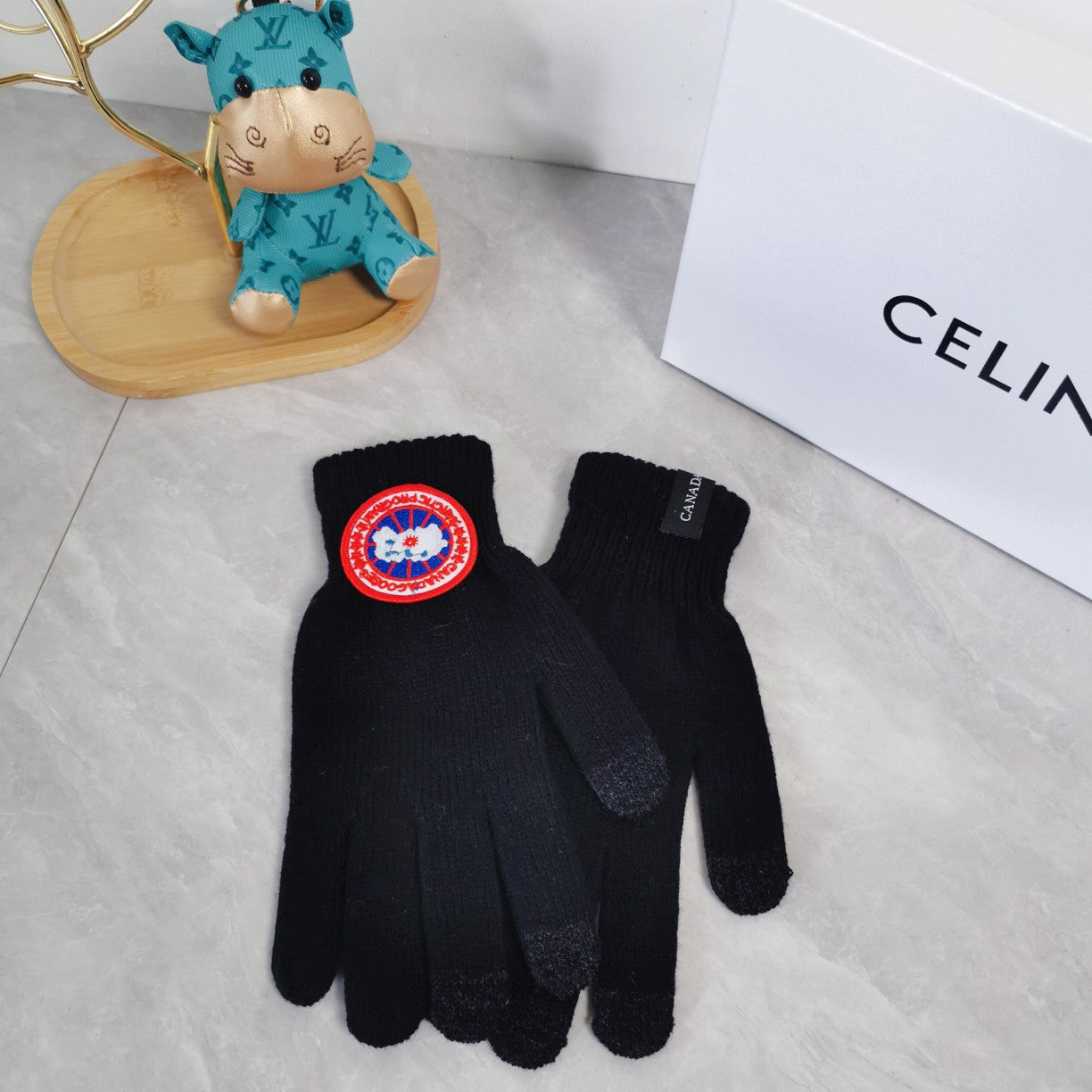 CANADA GOOSE HAND GLOVES