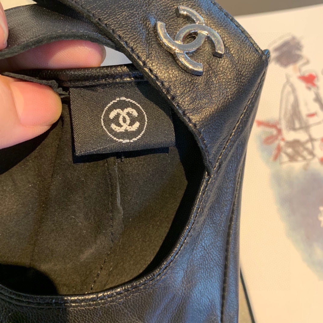 CHANEL HAND GLOVES