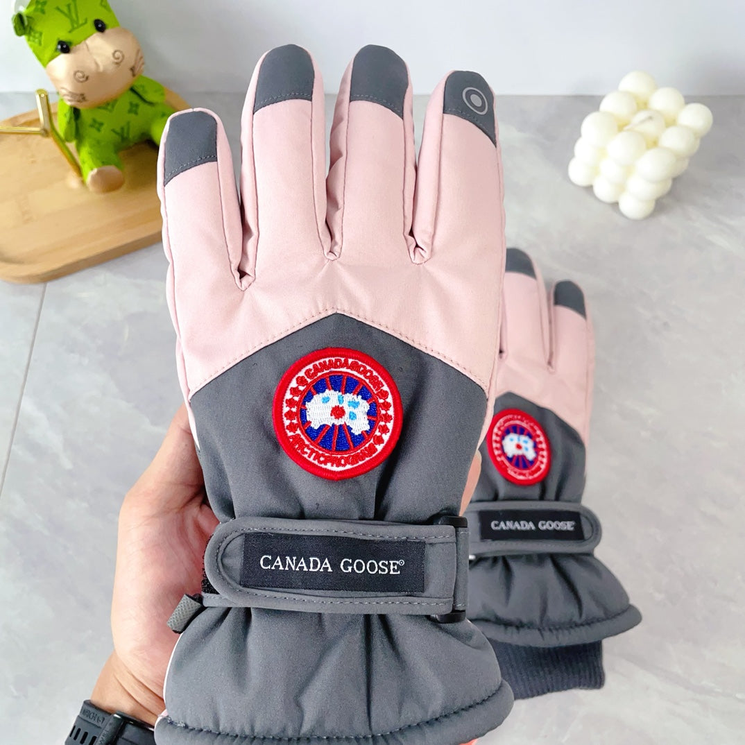CANADA GOOSE WARM HAND GLOVES