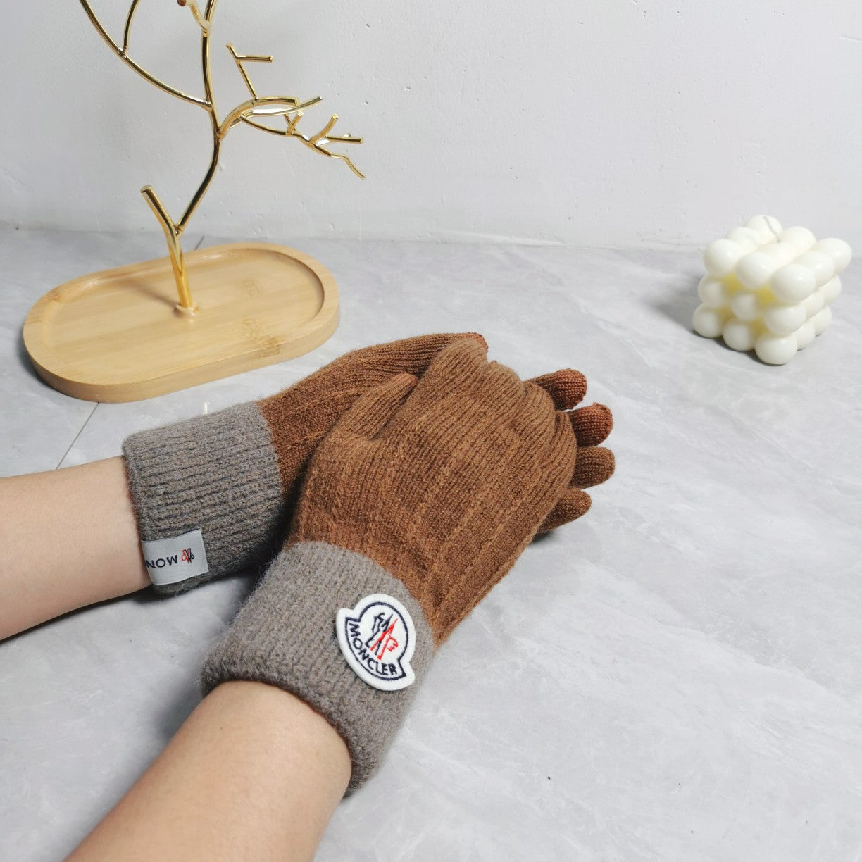 MONCLER HAND GLOVES