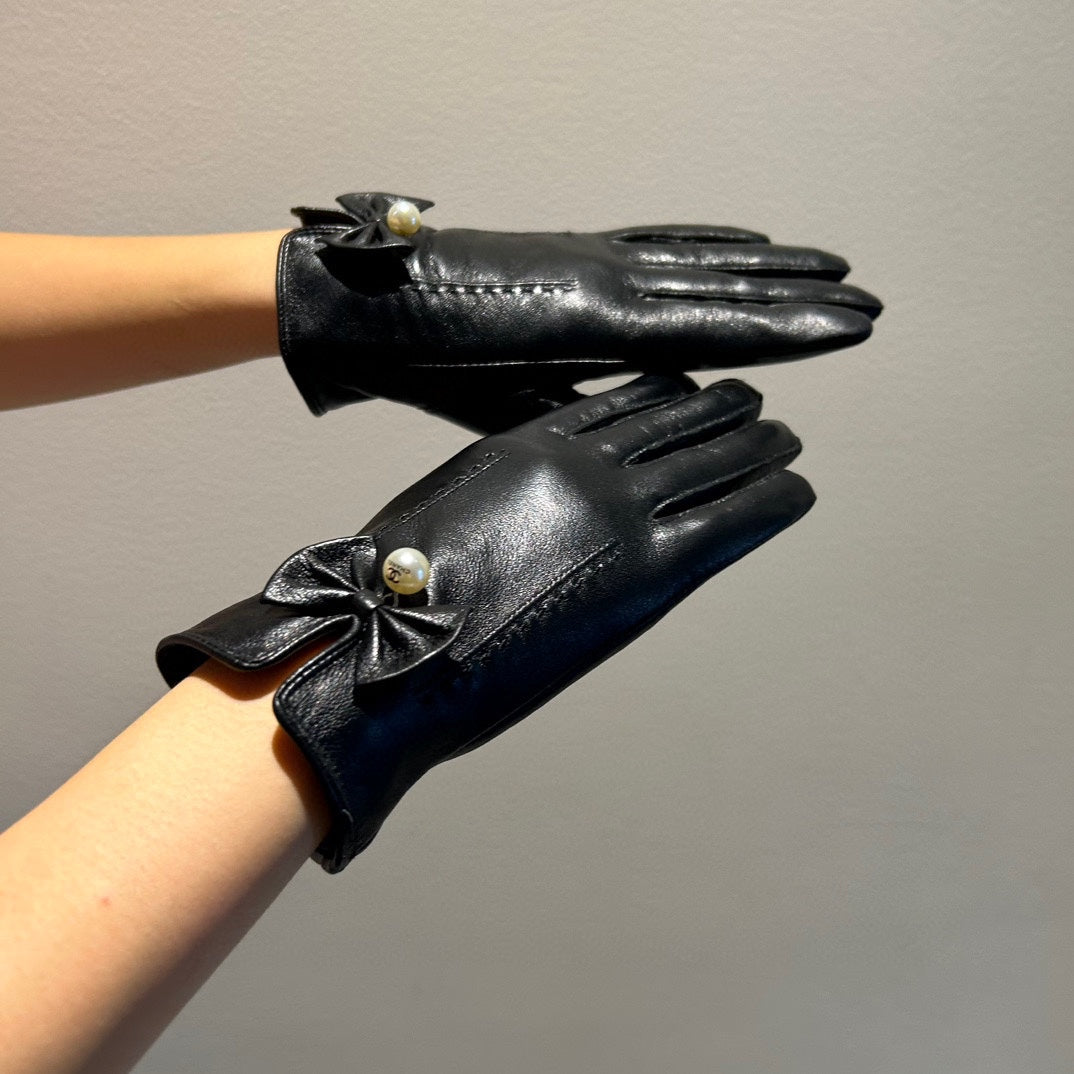 CHANEL BOW HAND GLOVES