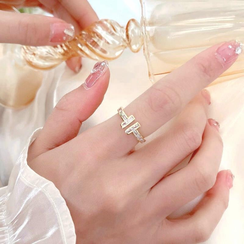 TIFFANY T RING