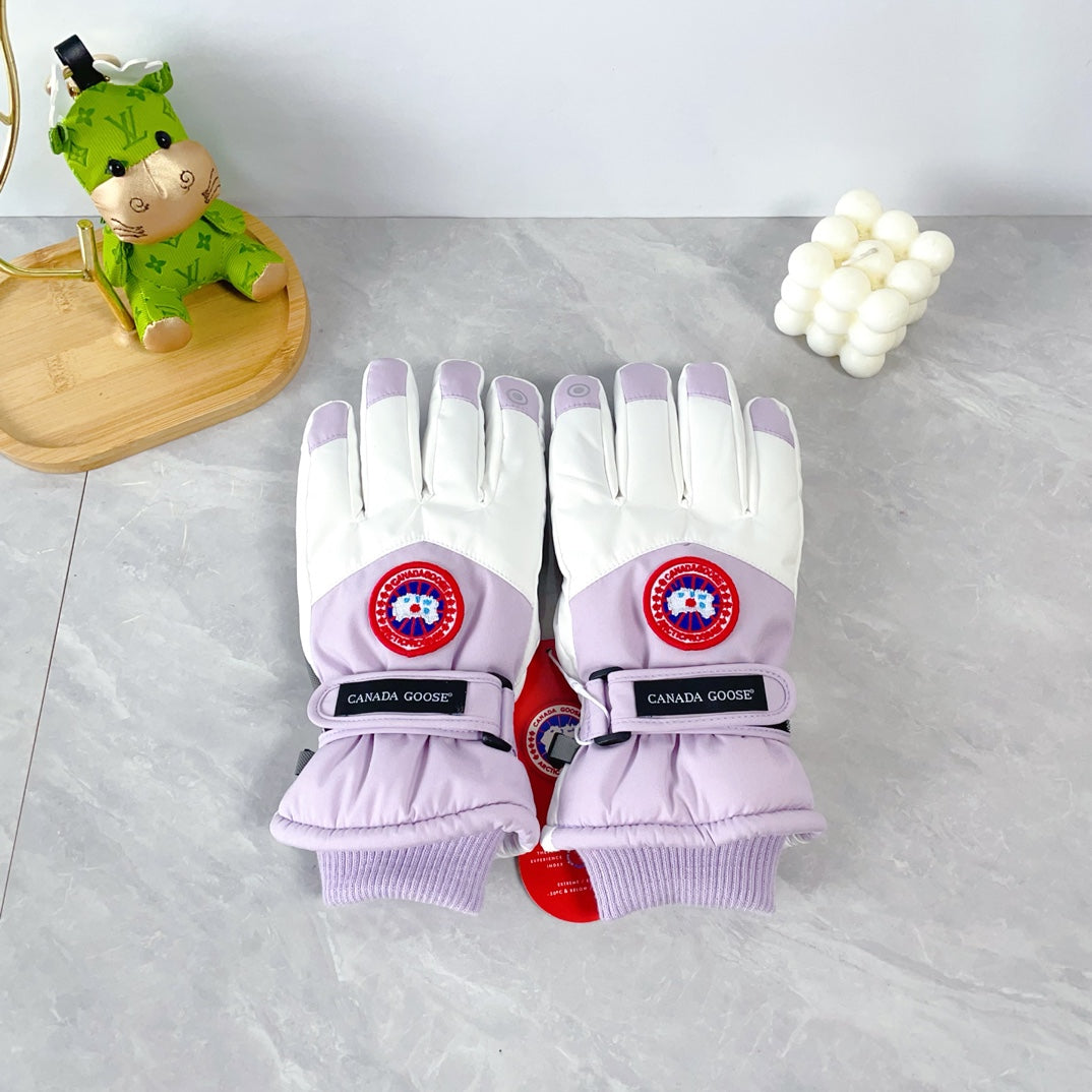 CANADA GOOSE WARM HAND GLOVES