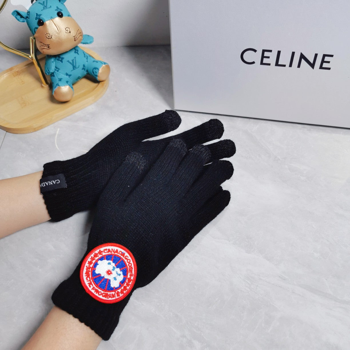 CANADA GOOSE HAND GLOVES