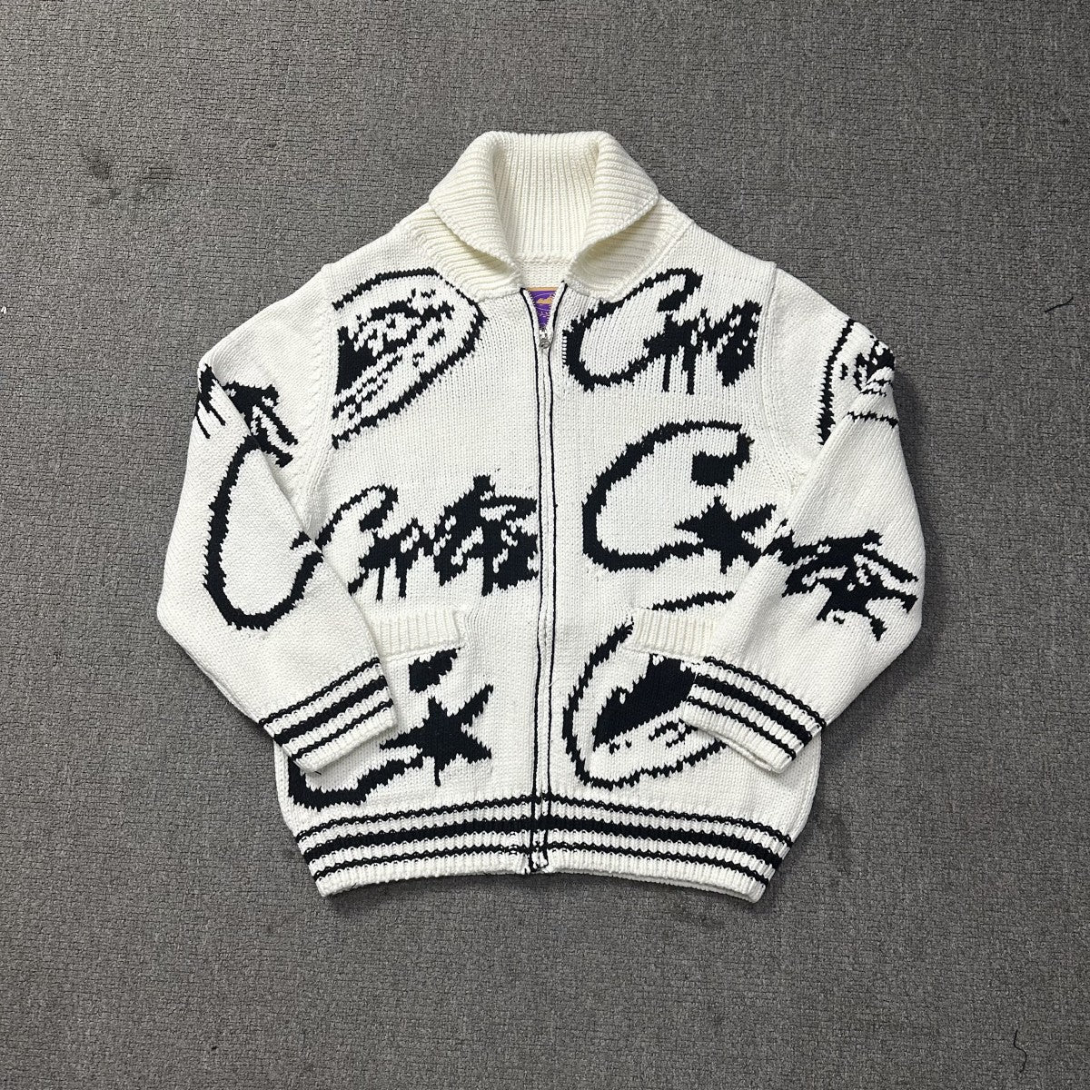 CORTEIZ ZIP UP JACKET