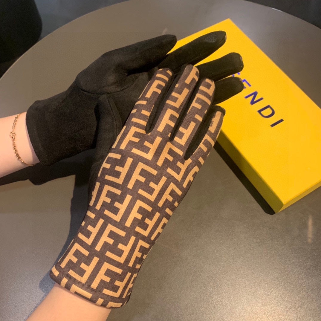 FENDI HAND GLOVES