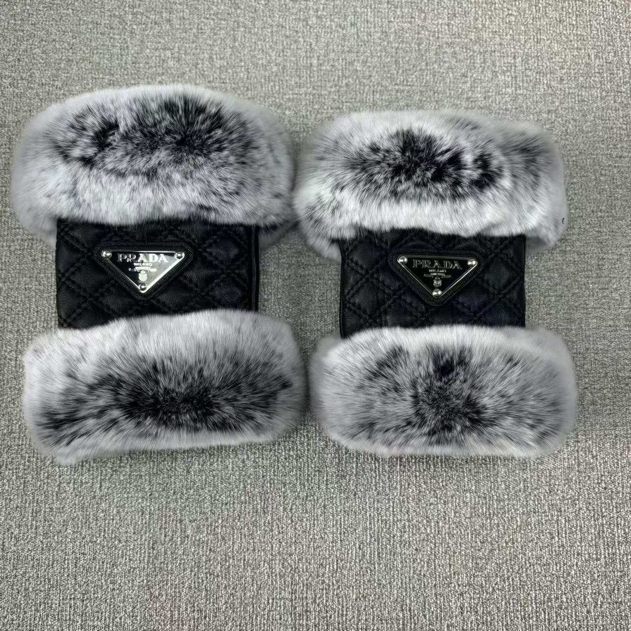 PRADA HAND GLOVES