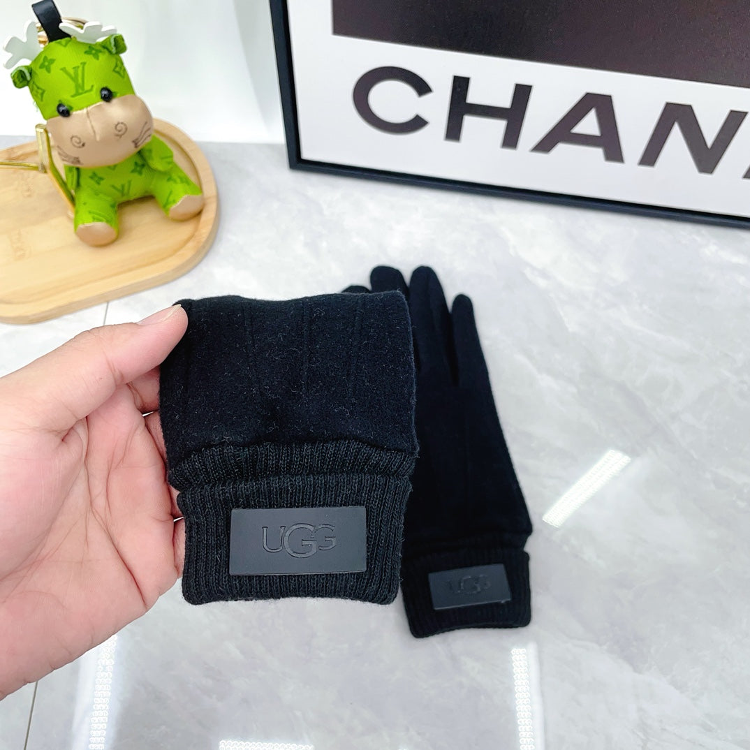 UGG HAND GLOVES