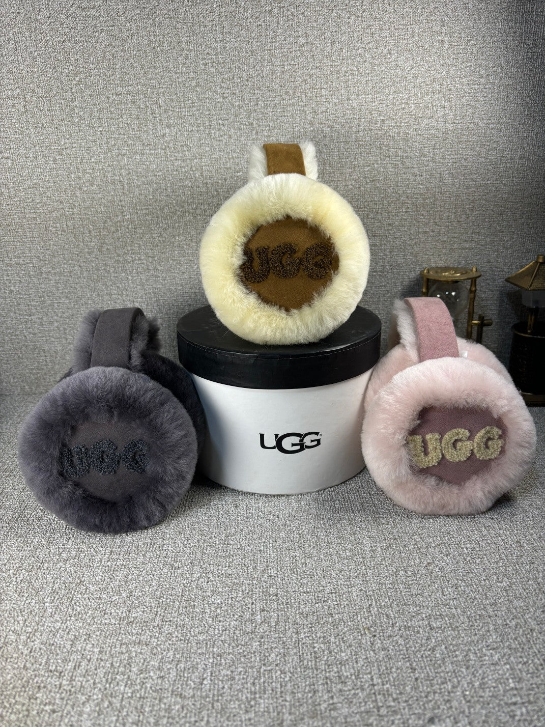 UGG DOUBLE SKIN NON TECH EAR MUFFS