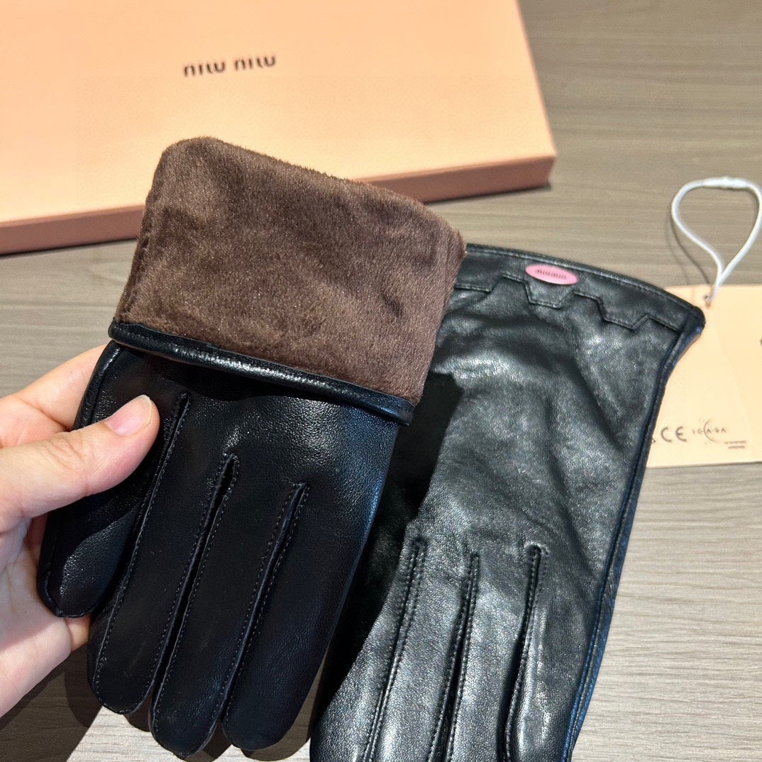 MIU MIU HAND GLOVES