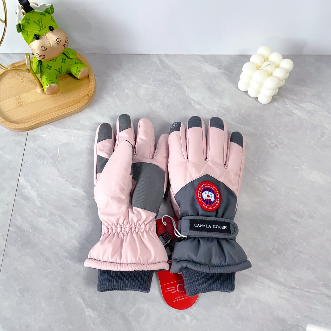 CANADA GOOSE WARM HAND GLOVES