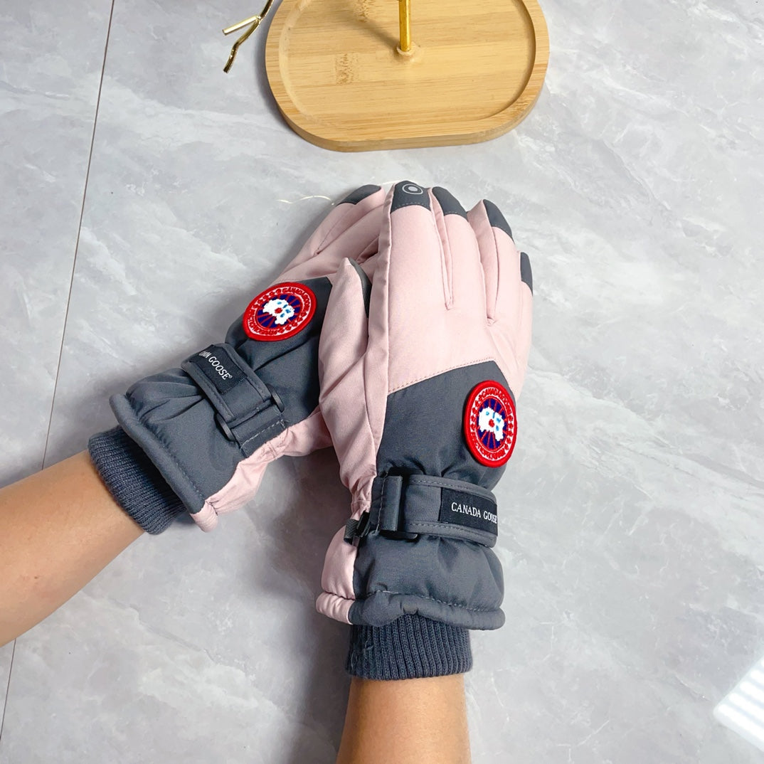 CANADA GOOSE WARM HAND GLOVES