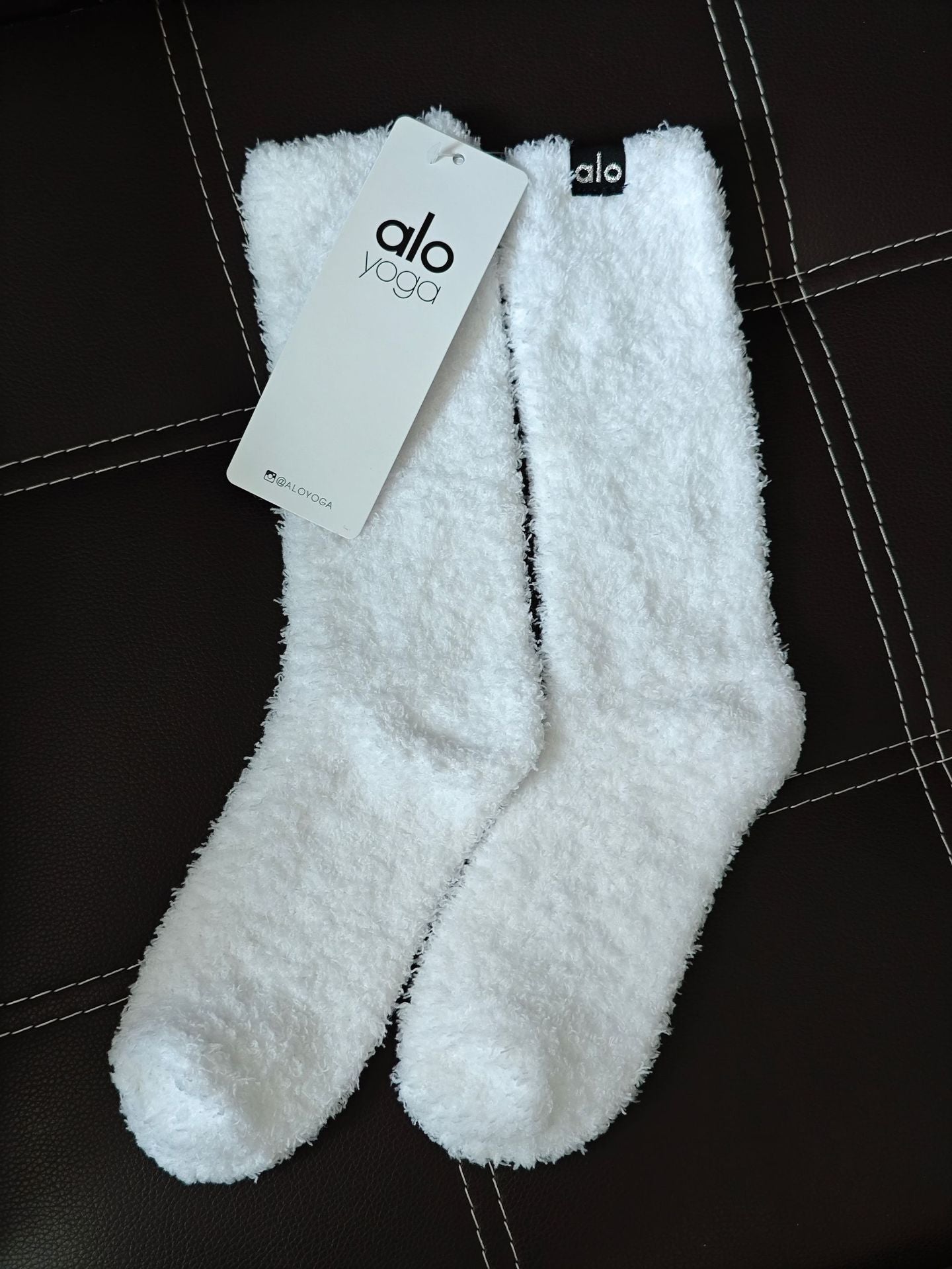 ALO FLUFFY WINTER SOCKS