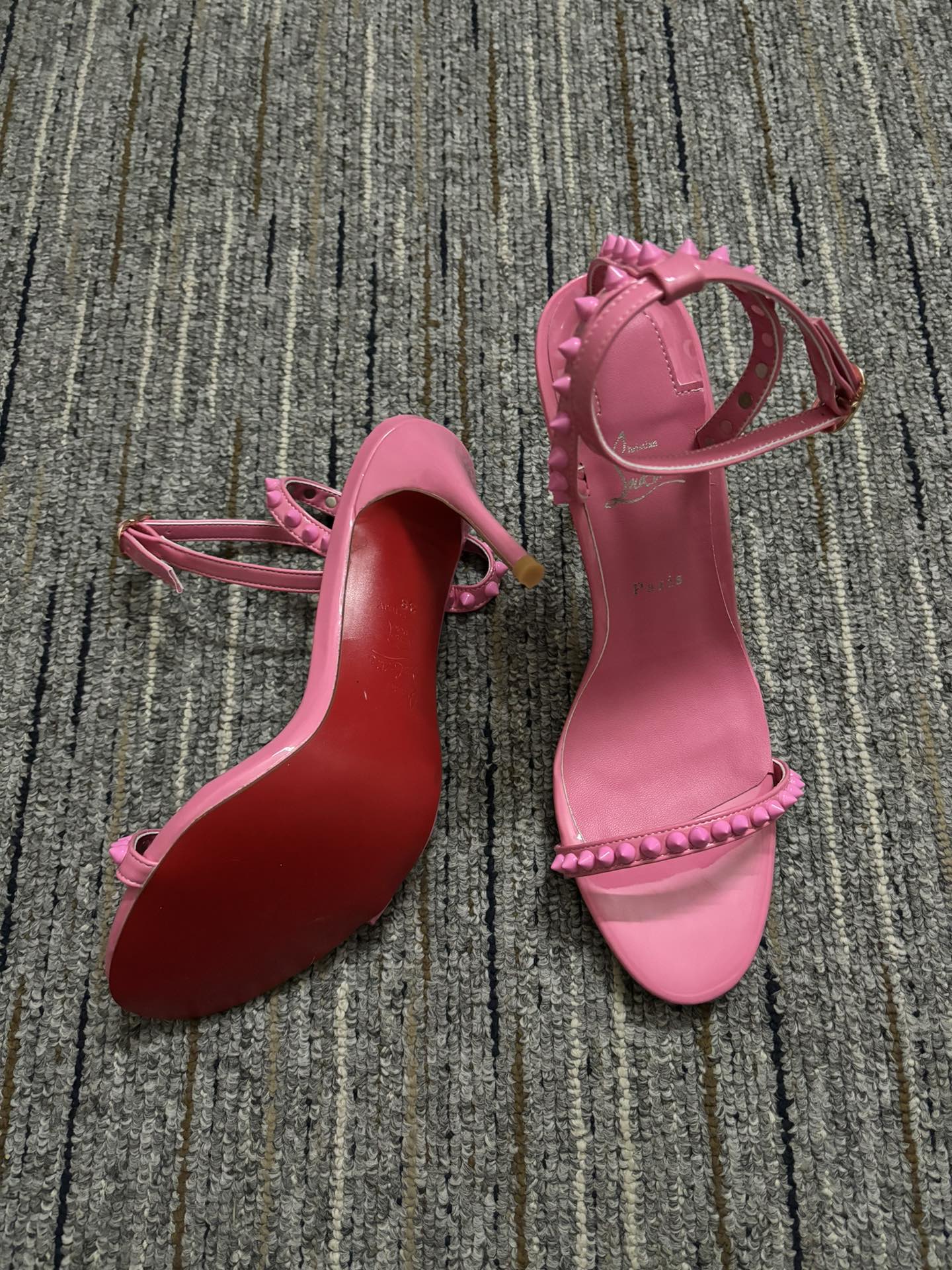 CHRISTIAN LOUBOUTIN SO ME PATENT HEELS