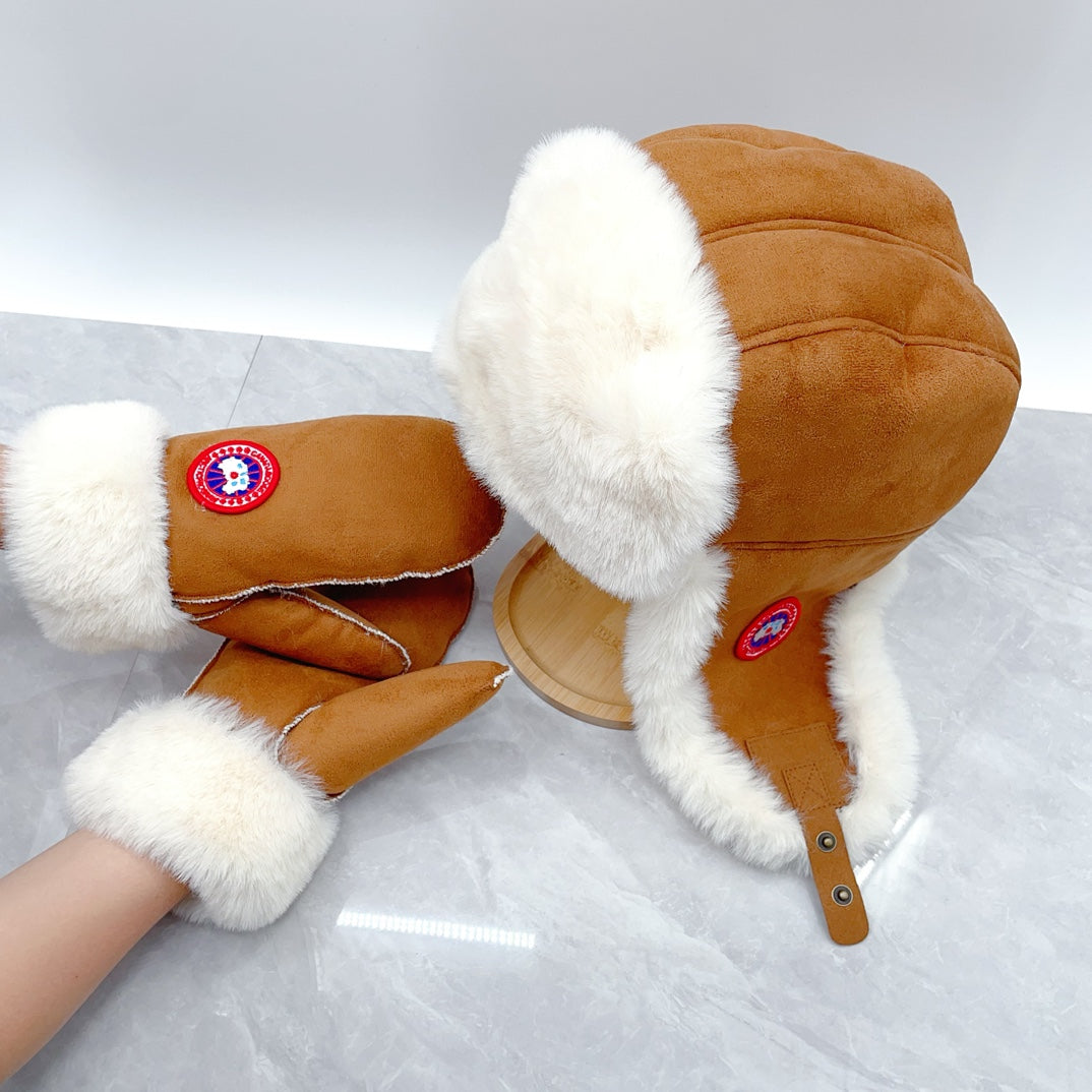 CANADA GOOSE PILOT HAT WITH SHEERLING AND GLOVES SET
