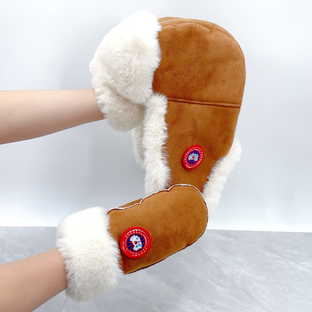 CANADA GOOSE PILOT HAT WITH SHEERLING AND GLOVES SET
